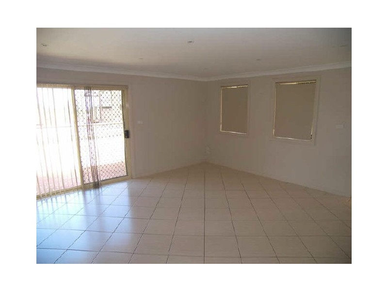 2/6 Serrata Place, Cordeaux Heights NSW 2526