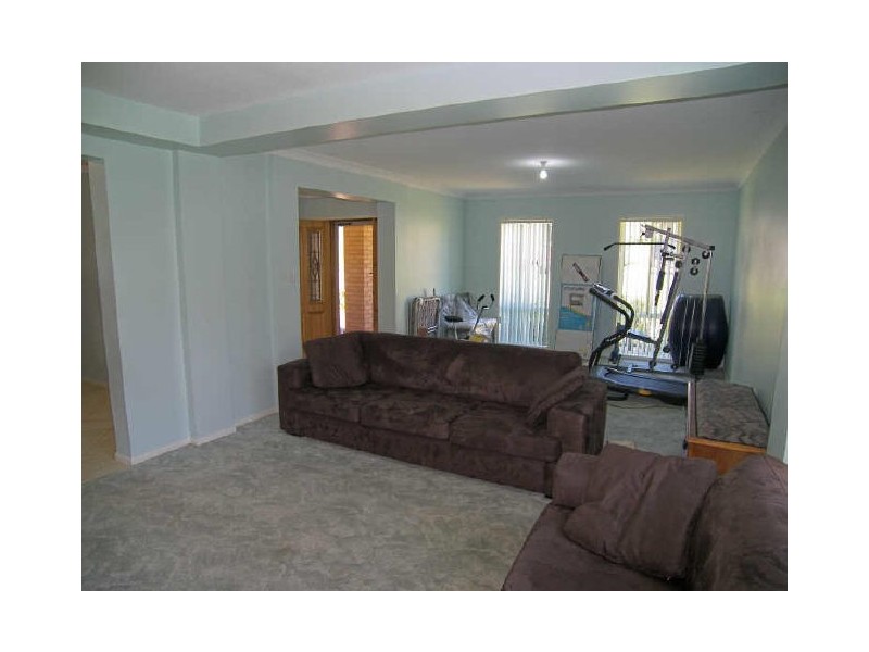 13 Shannon Drive, Albion Park NSW 2527