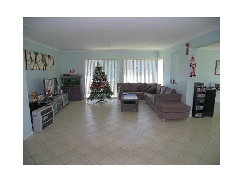 13 Shannon Drive, Albion Park NSW 2527