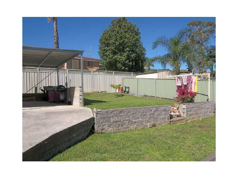 155 Lake Entrance Rd, Barrack Heights NSW 2528
