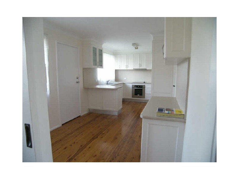 39 Oak St, Albion Park Rail NSW 2527