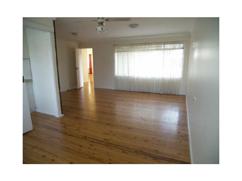 39 Oak St, Albion Park Rail NSW 2527