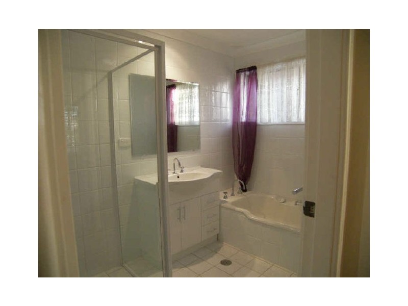 39 Oak St, Albion Park Rail NSW 2527