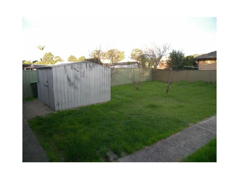 39 Oak St, Albion Park Rail NSW 2527