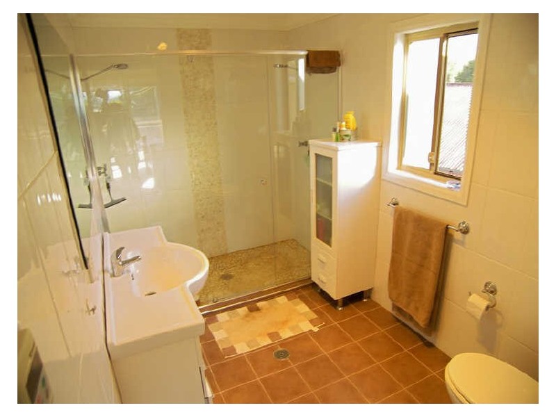 107 Deakin Street, Oak Flats NSW 2529