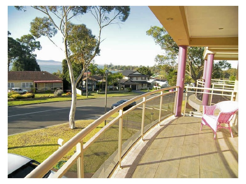 107 Deakin Street, Oak Flats NSW 2529
