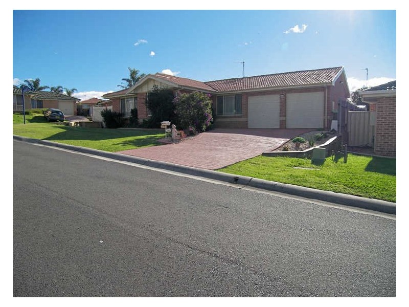 20 Hazelton Drive, Albion Park NSW 2527