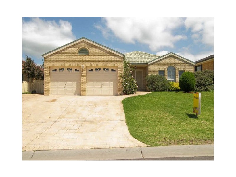 8 McInerney Avenue, Albion Park NSW 2527