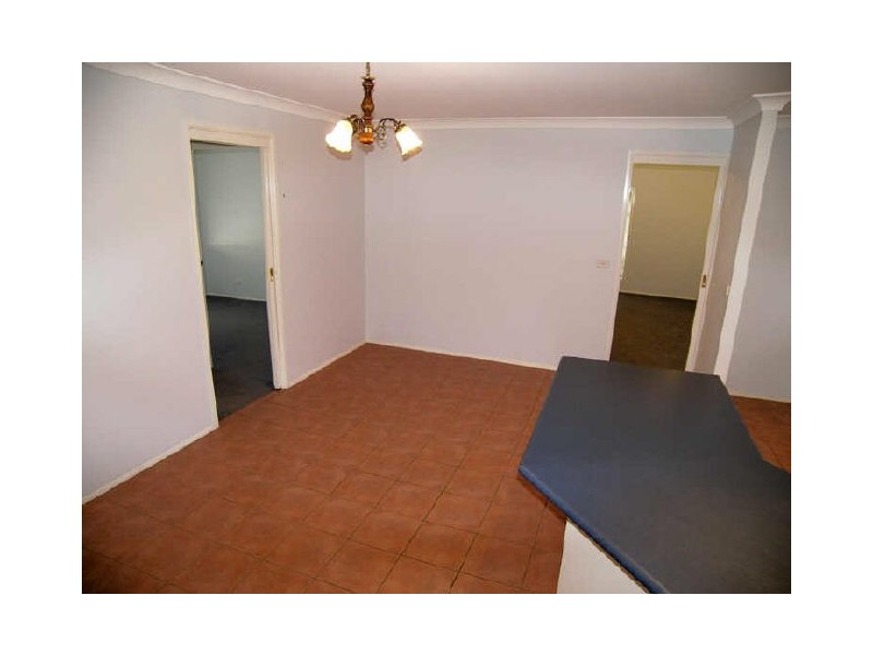 8 McInerney Avenue, Albion Park NSW 2527