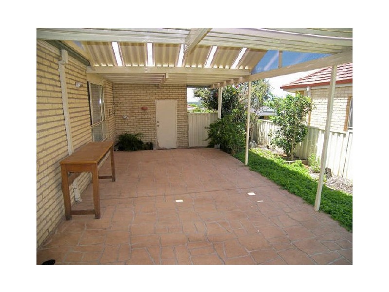 8 McInerney Avenue, Albion Park NSW 2527