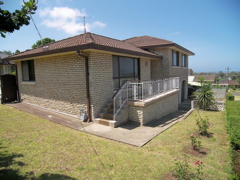 2 Fitzroy Place, Barrack Heights NSW 2528