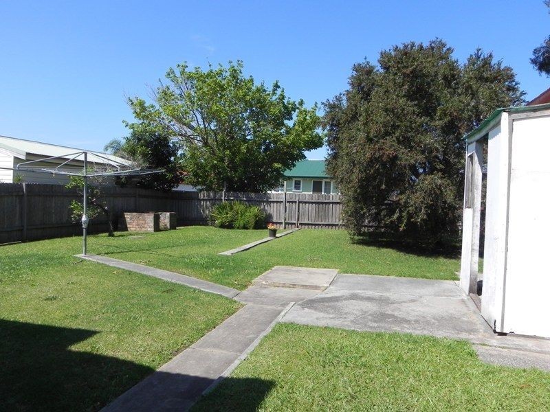 19 Woodfull Street, Warilla NSW 2528