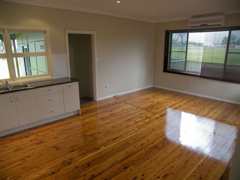 2 Station Road, Albion Park Rail NSW 2527