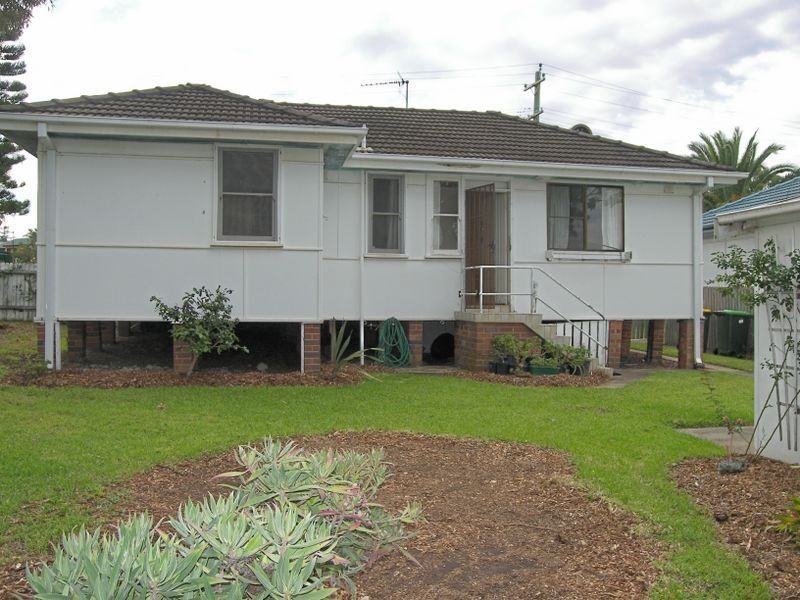 33 Hogarth Avenue, Mount Warrigal NSW 2528
