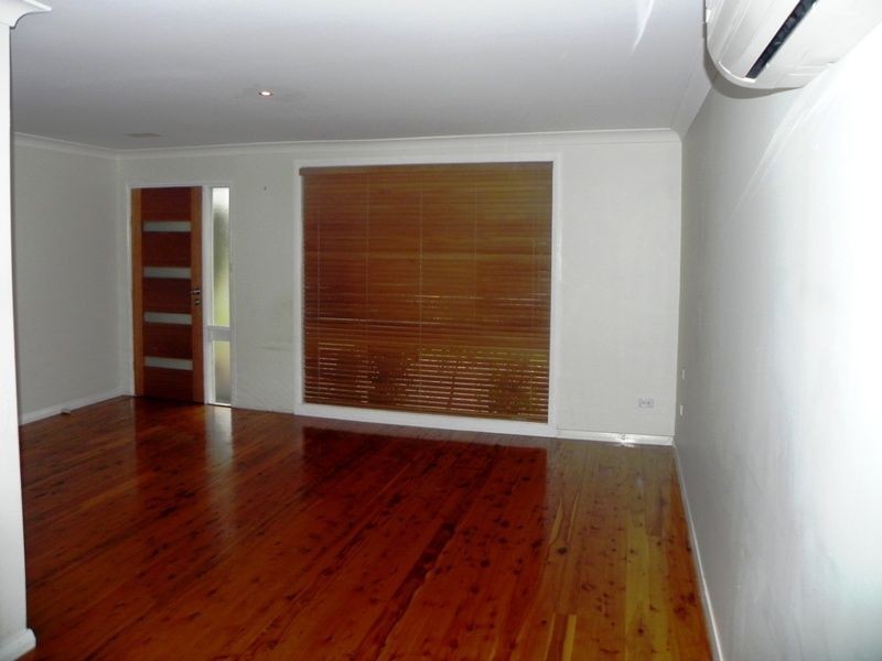 29 Charlotte Crescent, Albion Park NSW 2527