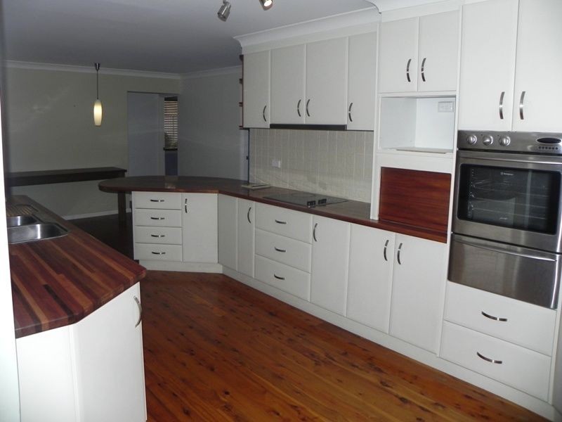 29 Charlotte Crescent, Albion Park NSW 2527