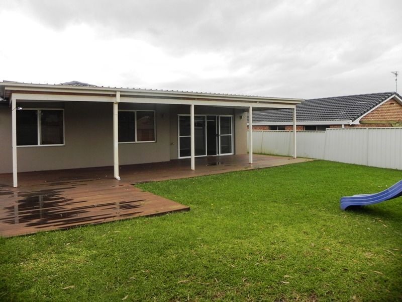 29 Charlotte Crescent, Albion Park NSW 2527