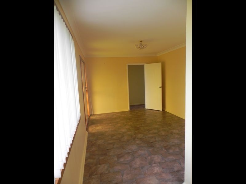 6 Booth Street, Warilla NSW 2528