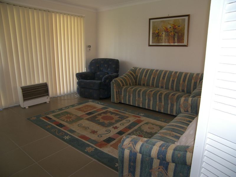 71 Deakin Street, Oak Flats NSW 2529