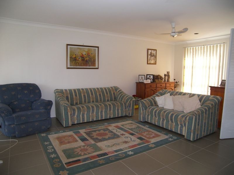 71 Deakin Street, Oak Flats NSW 2529