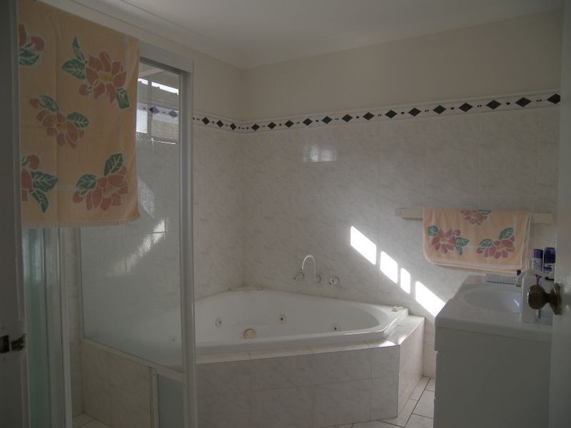 71 Deakin Street, Oak Flats NSW 2529