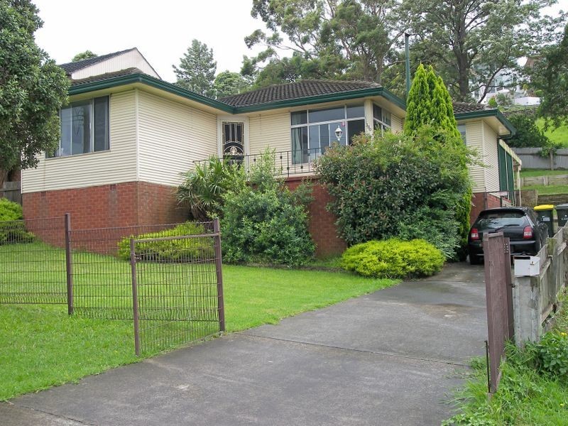 380 Northcliffe Drive, Lake Heights NSW 2502