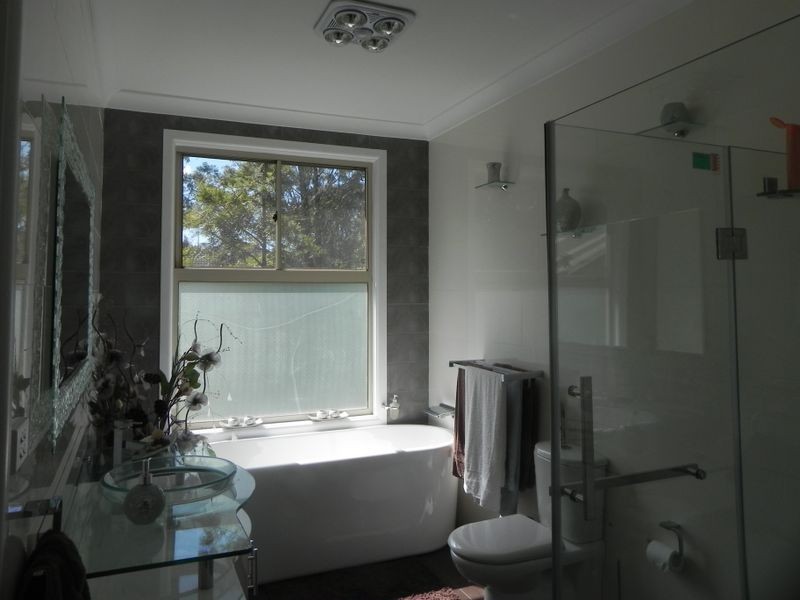 13 Karoo St, Albion Park Rail NSW 2527