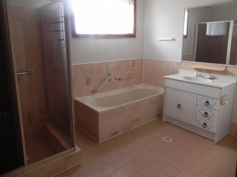 2/191 Tongarra Road, Albion Park NSW 2527