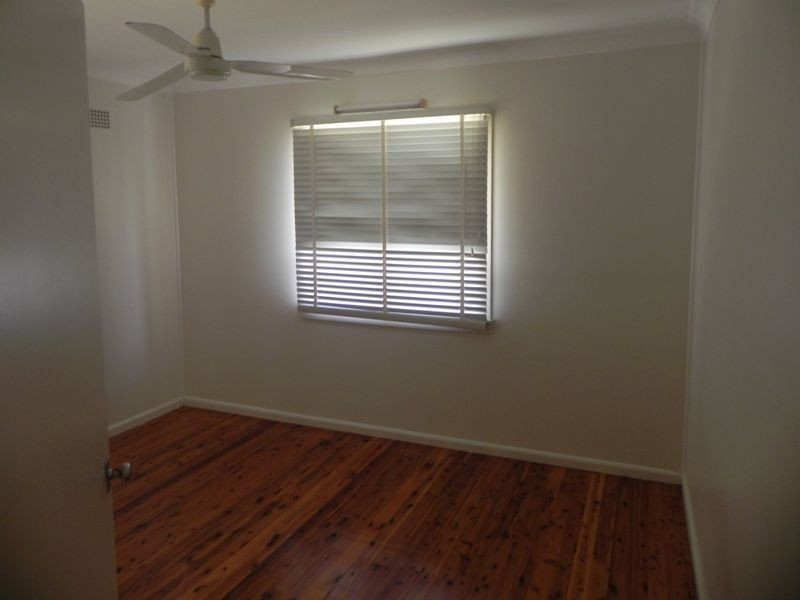 16 Beaton Street,, Lake Illawarra NSW 2528