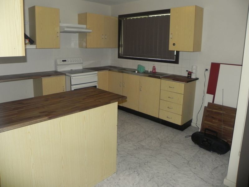 14 Carrington St, Barrack Heights NSW 2528
