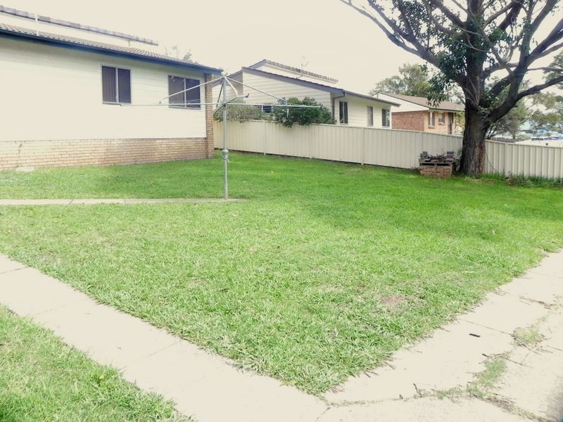 14 Carrington St, Barrack Heights NSW 2528