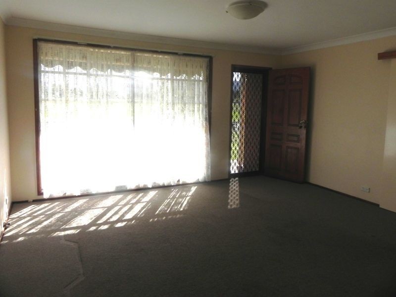 55 Poplar Ave, Albion Park Rail NSW 2527