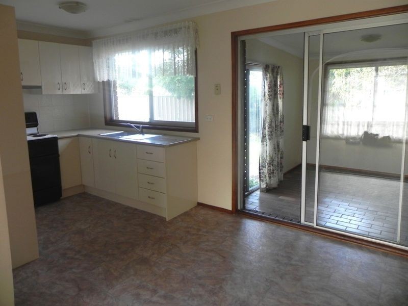 55 Poplar Ave, Albion Park Rail NSW 2527
