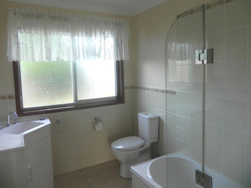 55 Poplar Ave, Albion Park Rail NSW 2527