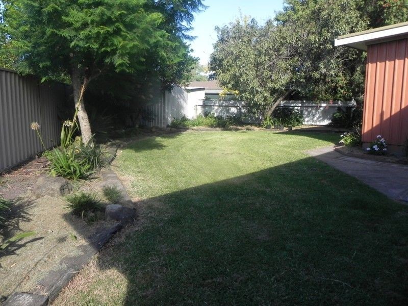 55 Poplar Ave, Albion Park Rail NSW 2527
