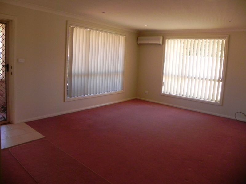 1/2 Colville St, Flinders NSW 2529