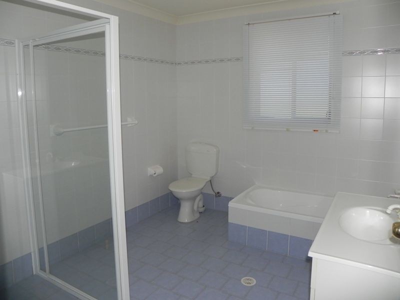 1/2 Colville St, Flinders NSW 2529