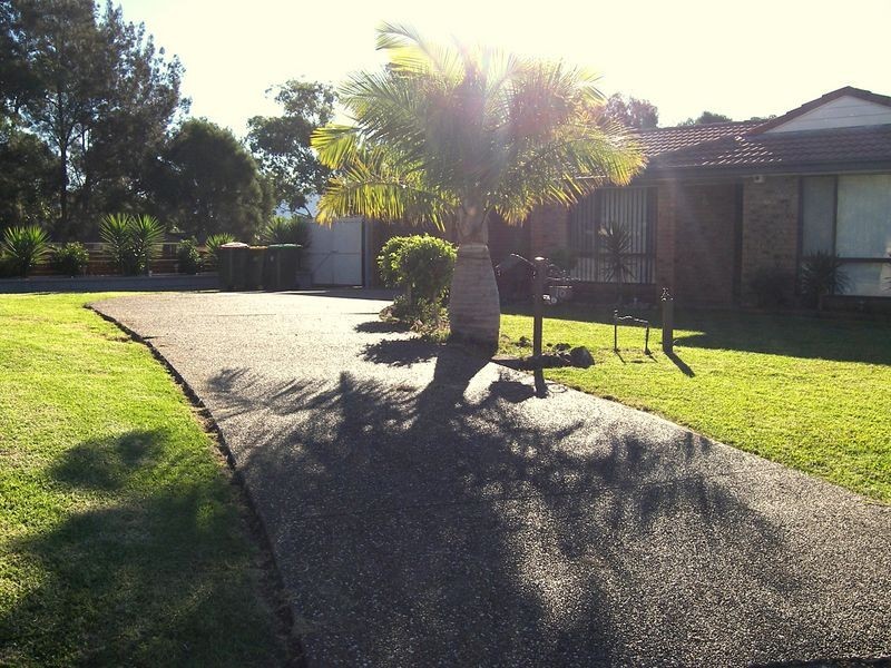 16 Featherwood Pl, Albion Park Rail NSW 2527