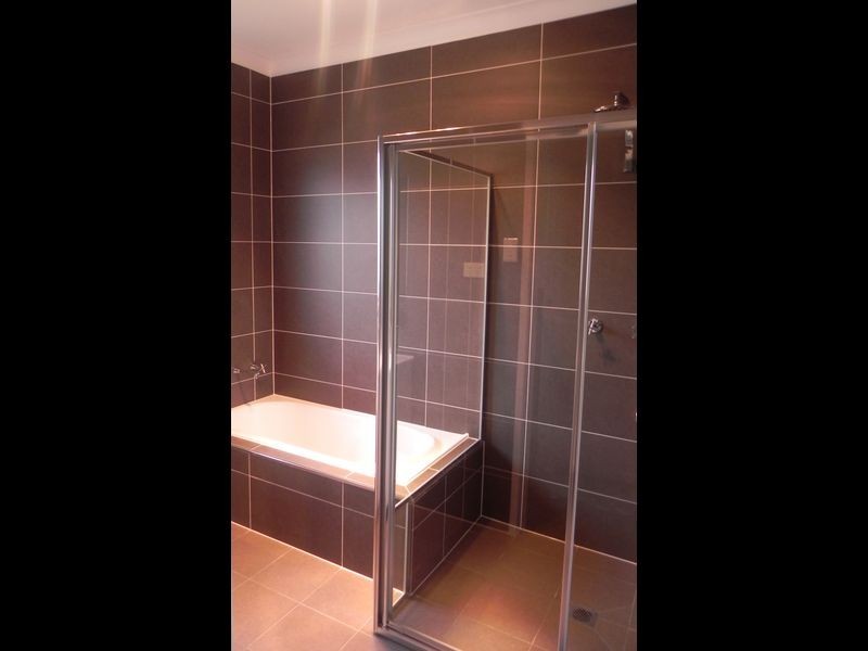 25 Phillip Cres, Barrack Heights NSW 2528