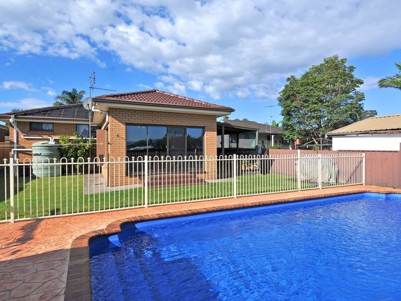11 Elm Street, Albion Park Rail NSW 2527