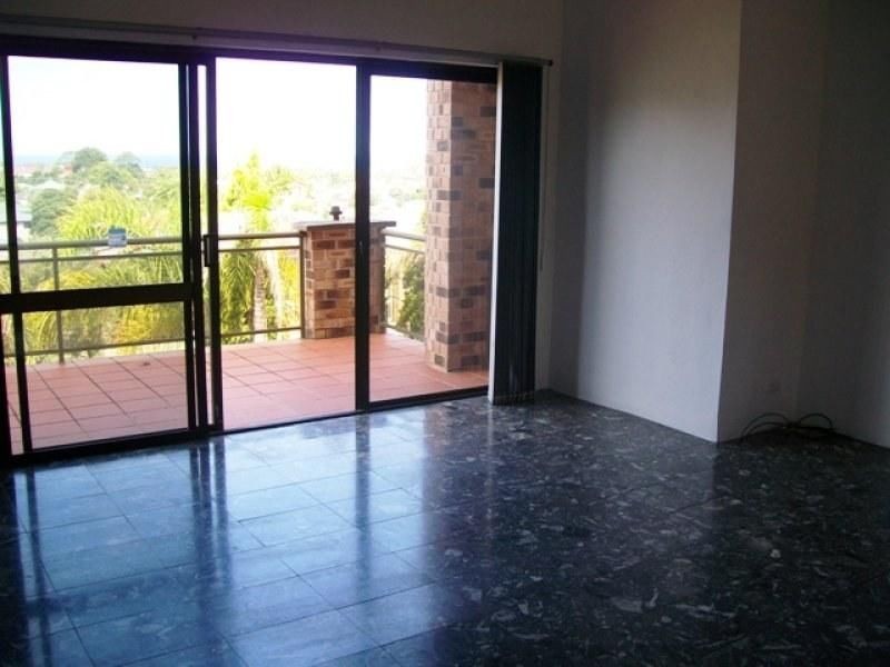 24 Parmenter Avenue, Corrimal NSW 2518