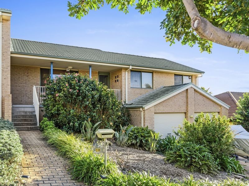 28 Eucumbene Ave, Flinders NSW 2529