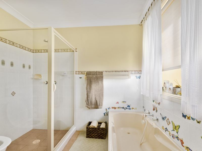 28 Eucumbene Ave, Flinders NSW 2529