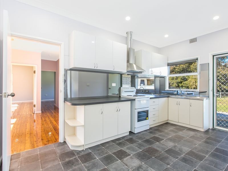 36 Wooroo St, Albion Park Rail NSW 2527