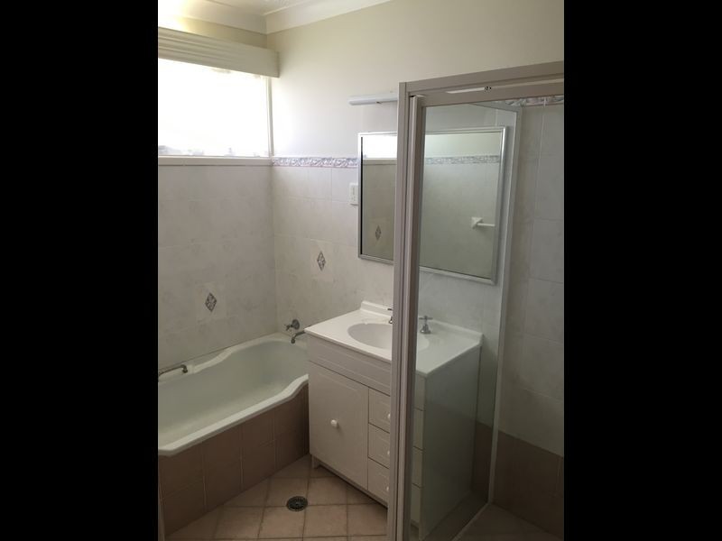 2 Headland Pde, Barrack Point NSW 2528