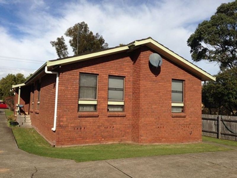 2/80 Barton Street, Oak Flats NSW 2529