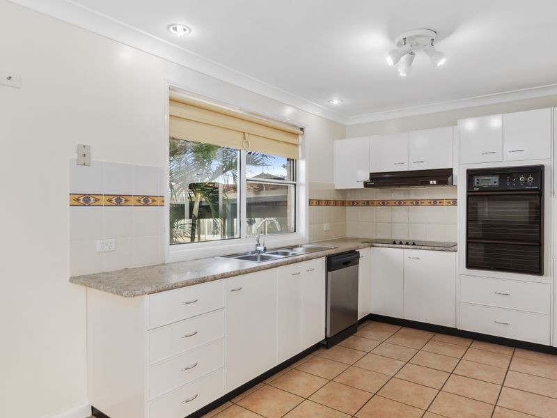 23 Minda Crescent, Oak Flats NSW 2529