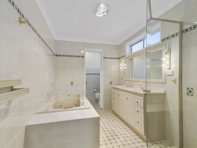 23 Minda Crescent, Oak Flats NSW 2529