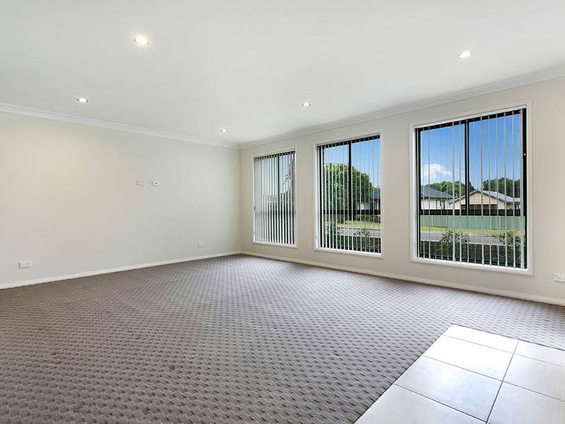 3 Madden Street, Oak Flats NSW 2529