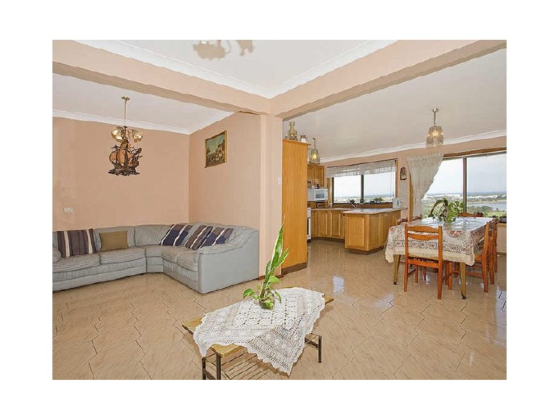 29 Fairfax Road, Warrawong NSW 2502